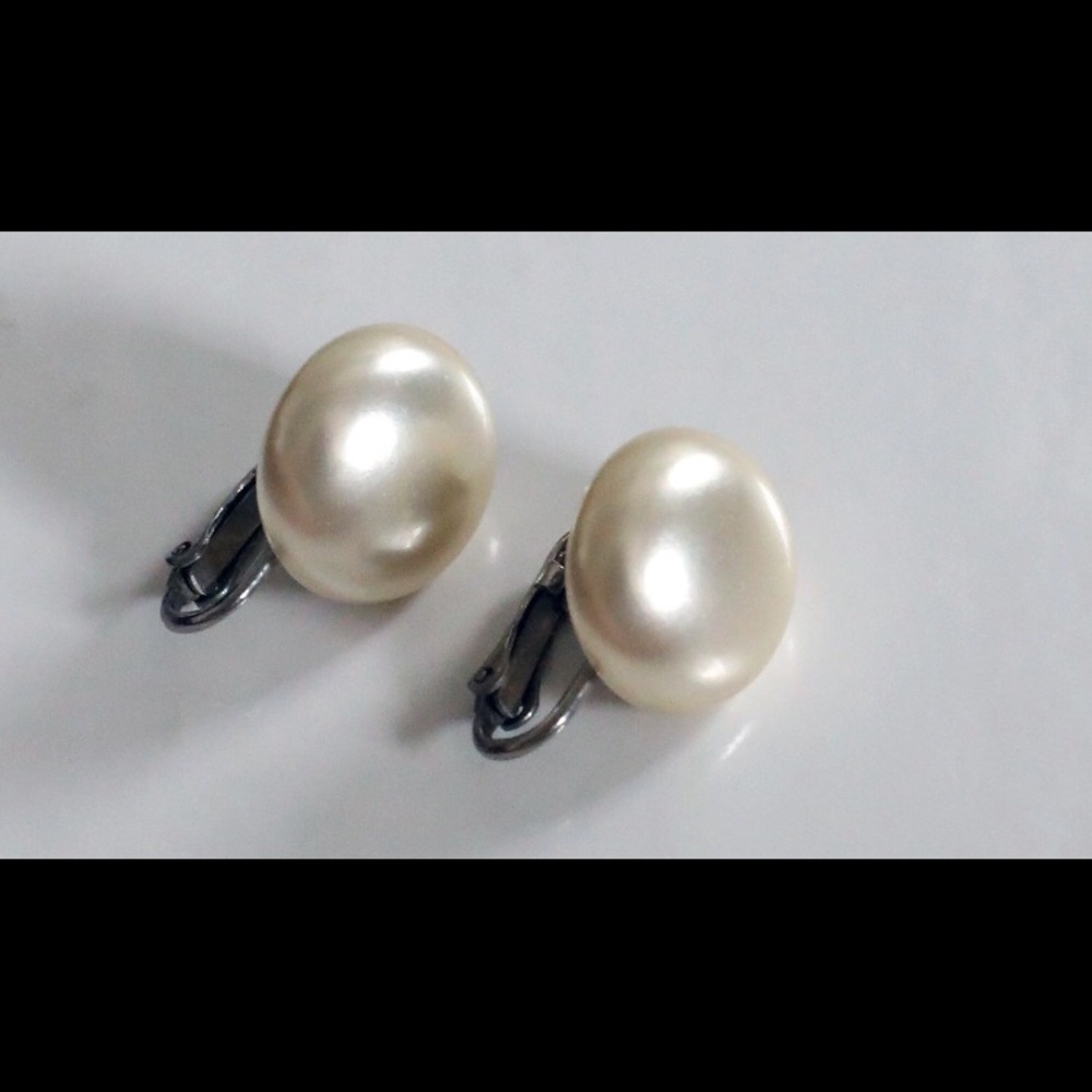 Vintage Park Lane Clip-on Earrings